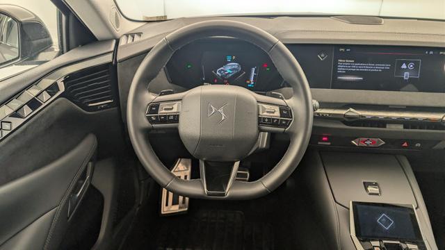 DS Automobiles 4 Hybride 145 e-DCT6 Etoile - Alcantara 