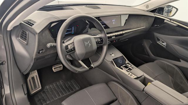 DS Automobiles 4 Hybride 145 e-DCT6 Etoile - Alcantara 