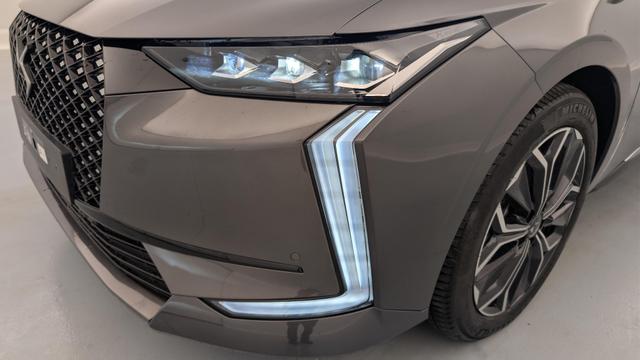 DS Automobiles 4 Hybride 145 e-DCT6 Etoile - Alcantara 