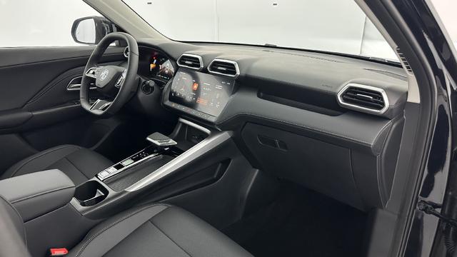 MG ZS Luxury 