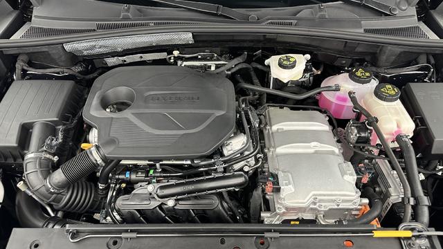 MG ZS Luxury 