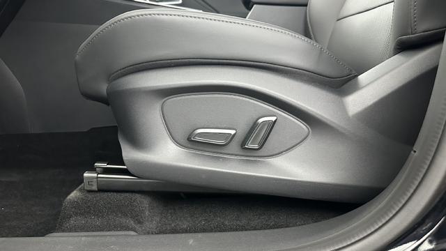 MG ZS Luxury 