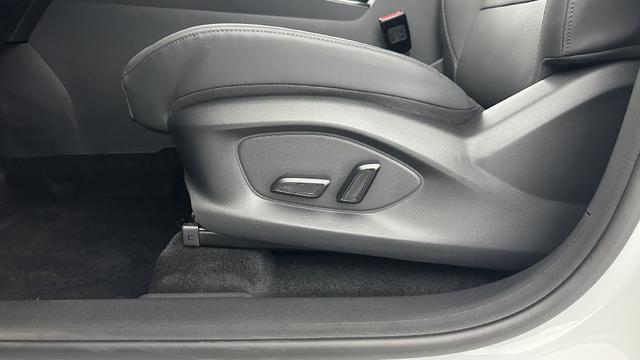 MG ZS Luxury 