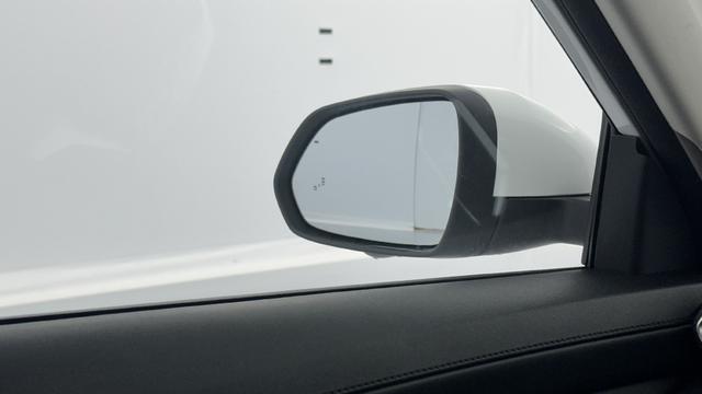 MG ZS Luxury 