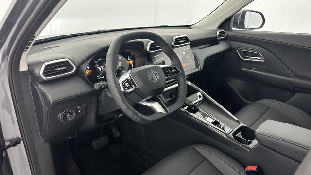 MG ZS Luxury 