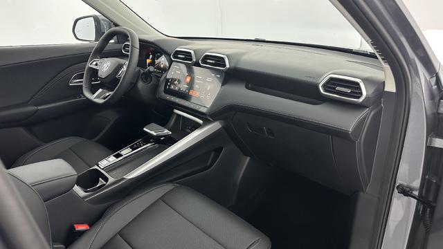 MG ZS Luxury 