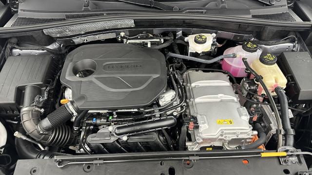 MG ZS Luxury 