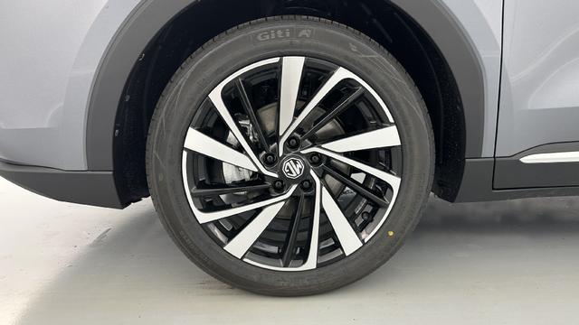 MG ZS Luxury 