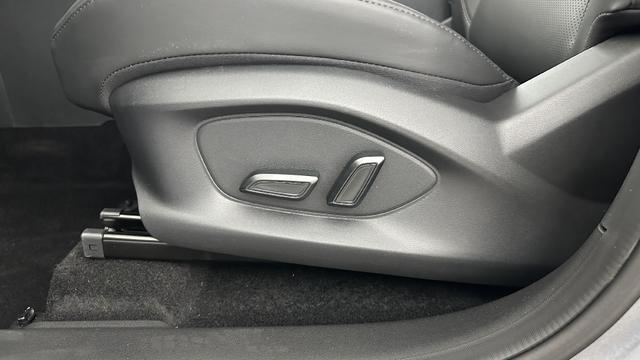 MG ZS Luxury 