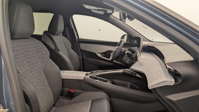 Peugeot 5008 HYBRID 145 CH E-DCS6 ALLURE 