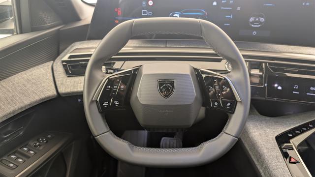Peugeot 5008 HYBRID 145 CH E-DCS6 ALLURE 