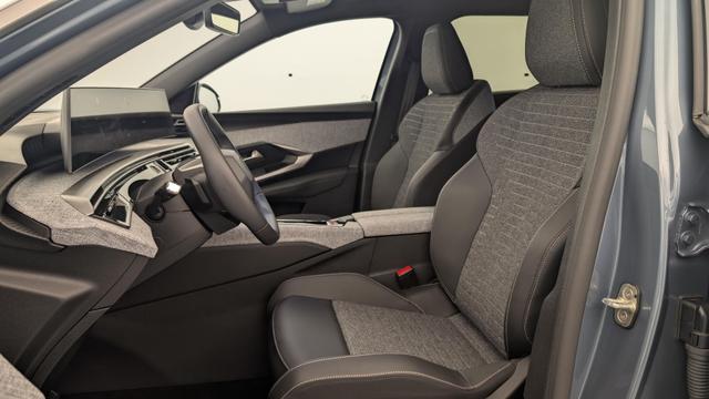 Peugeot 5008 HYBRID 145 CH E-DCS6 ALLURE 
