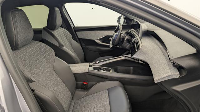 Peugeot 3008 Hybrid 145 e-DCS6 Allure 