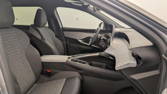 Peugeot 5008 HYBRID 145 CH E-DCS6 ALLURE 