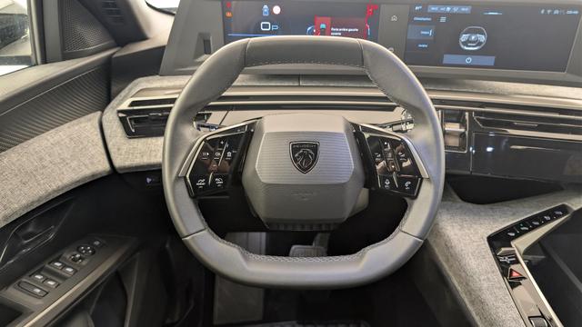 Peugeot 5008 HYBRID 145 CH E-DCS6 ALLURE 