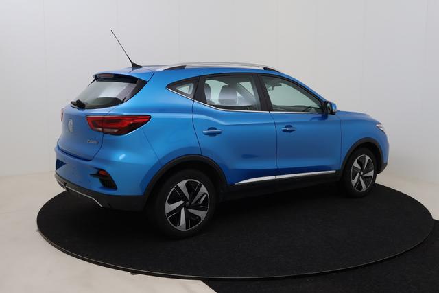 MG ZS Luxury 