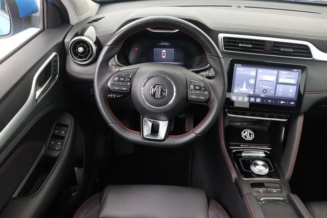 MG ZS Luxury 