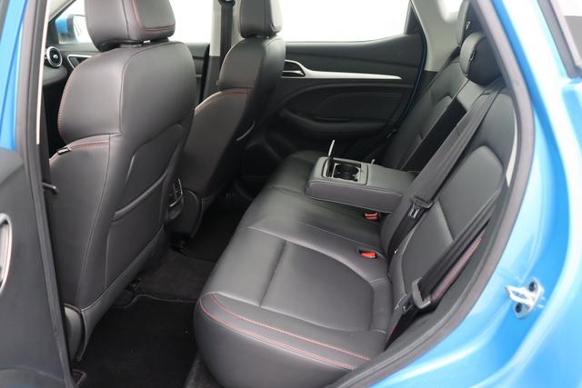 MG ZS Luxury 