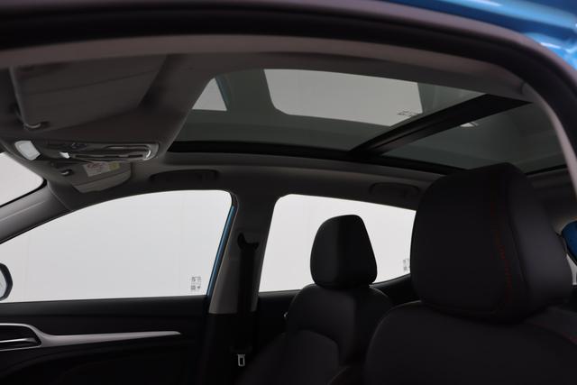MG ZS Luxury 