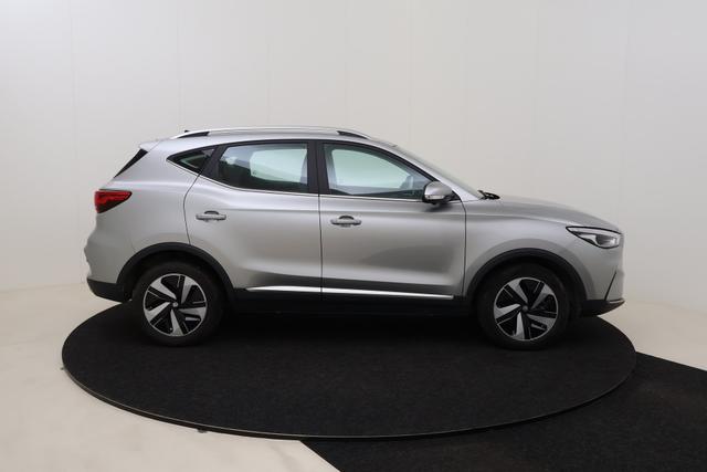 MG ZS Luxury 