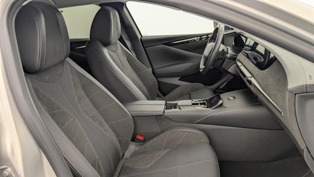DS Automobiles 4 BlueHDi 130 EAT8 Etoile - Alcantara 