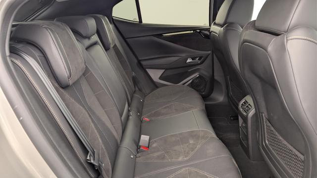 DS Automobiles 4 BlueHDi 130 EAT8 Etoile - Alcantara 