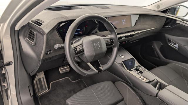 DS Automobiles 4 BlueHDi 130 EAT8 Etoile - Alcantara 