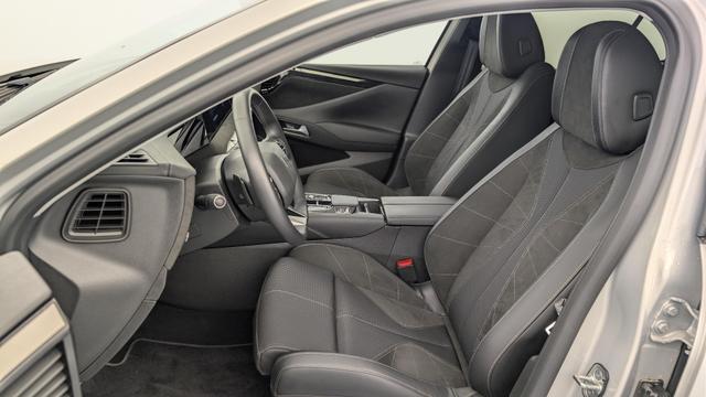 DS Automobiles 4 BlueHDi 130 EAT8 Etoile - Alcantara 