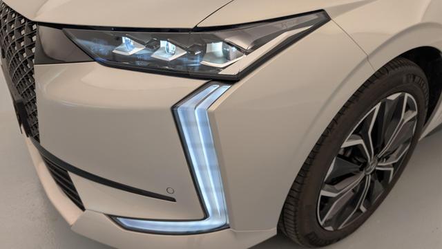 DS Automobiles 4 BlueHDi 130 EAT8 Etoile - Alcantara 
