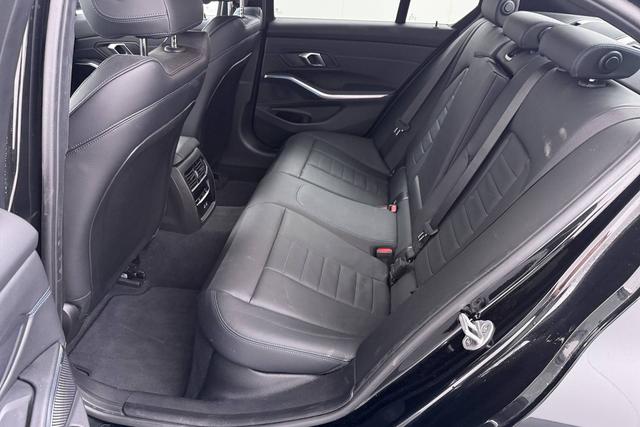 BMW 3er M Sport 330 