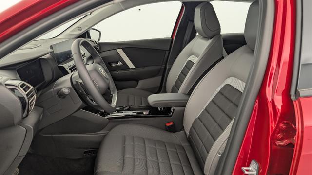 Citro&euml;n C4 Hybride 145 ch e-DCS6 Business 