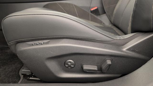 DS Automobiles 4 Hybride 145 e-DCT6 Etoile - Alcantara 