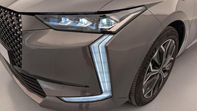 DS Automobiles 4 Hybride 145 e-DCT6 Etoile - Alcantara 