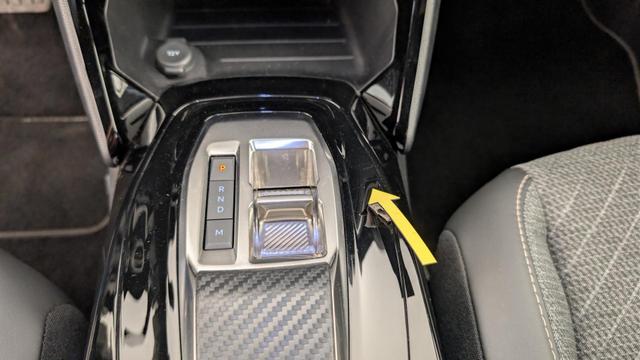 Peugeot 2008 PureTech 130 S&S EAT8 Allure 