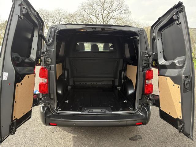 Citro&euml;n Jumpy Kastenwagen Crew Cab 