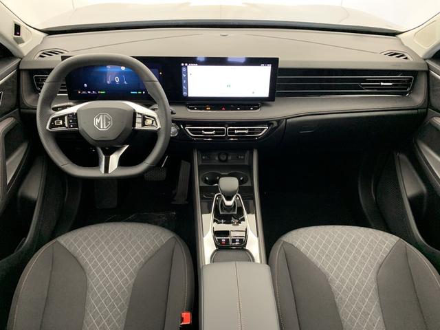 MG EHS Luxury 