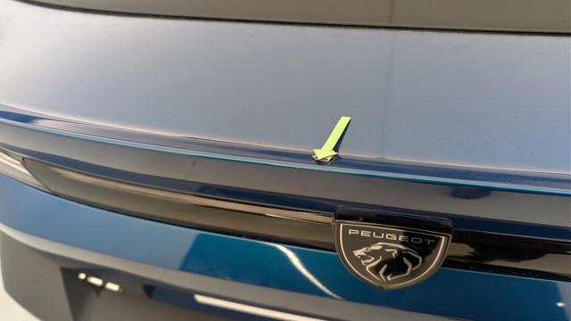 Peugeot 408 Hybrid 145 e-DCS6 Allure 