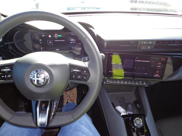 Alfa Romeo Junior 54 kWh (1-phase charging) 