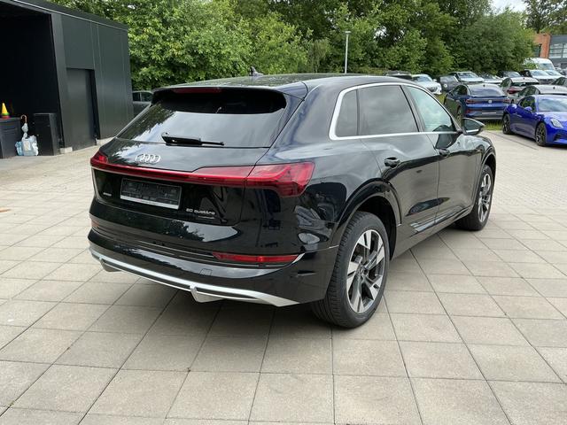 Audi e-tron S line 