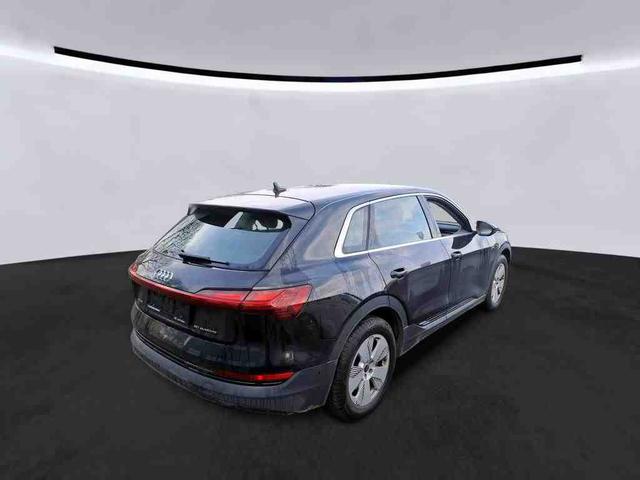 Audi e-tron quattro 50 