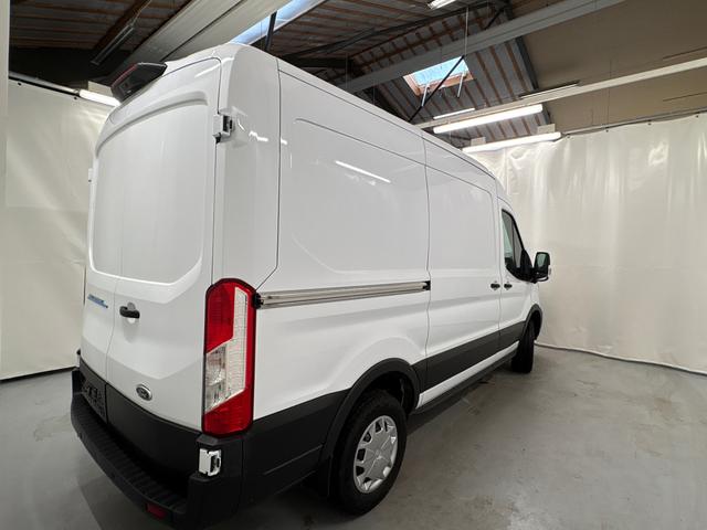 Ford Transit Trend (L2H2) 