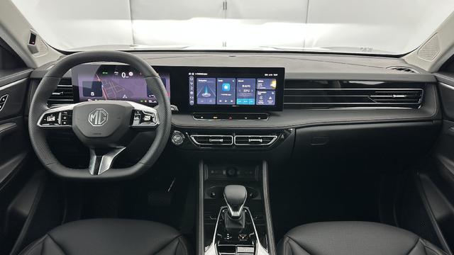 MG EHS Luxury 