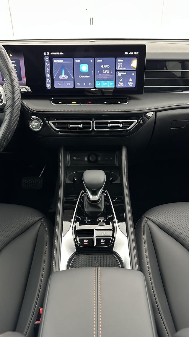 MG EHS Luxury 
