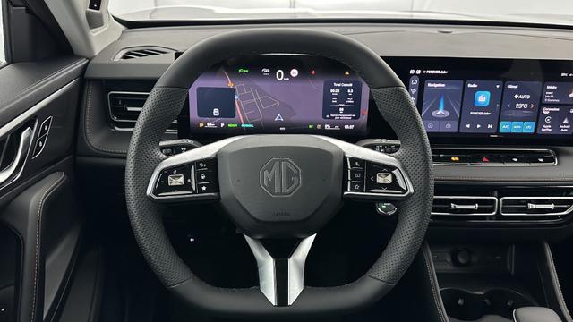 MG EHS Luxury 