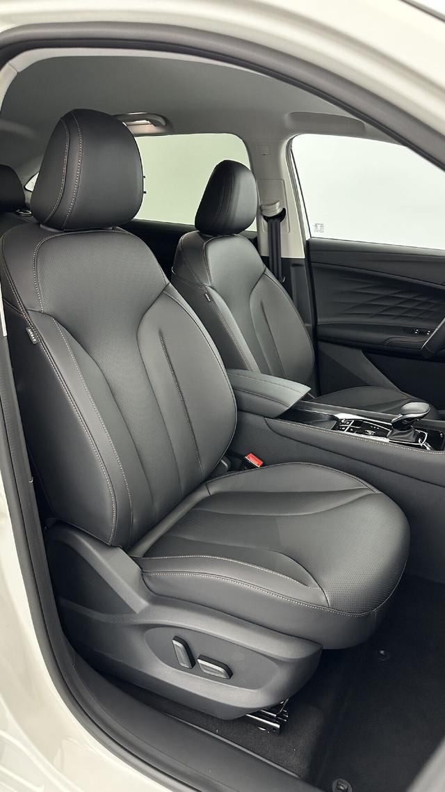 MG EHS Luxury 