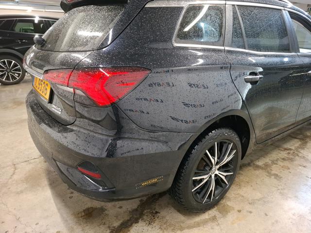 MG MG5 Luxury 5 