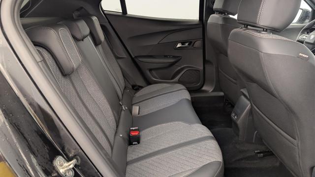 Peugeot 2008 50 kWh 136 ch Allure 