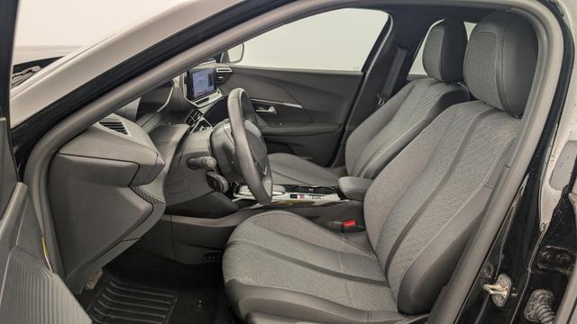 Peugeot 2008 50 kWh 136 ch Allure 