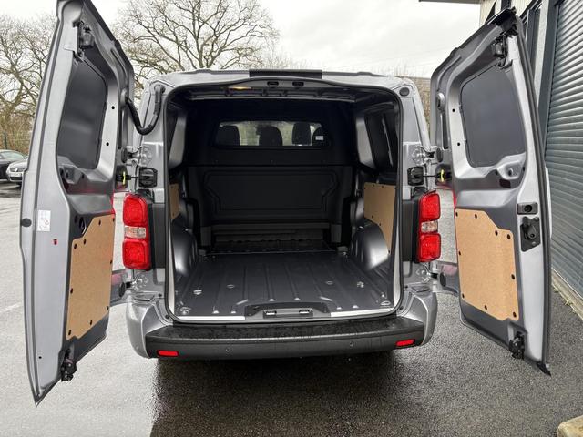 Citro&euml;n Jumpy Kastenwagen Crew Cab 