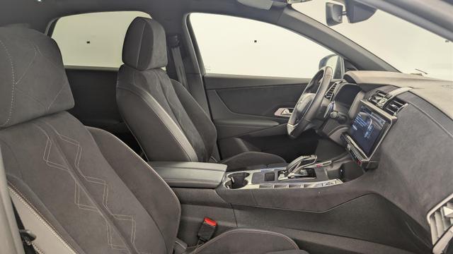 DS Automobiles 7 Hybride Rechargeable E-Tense 300 EAT8 4x4 Performance Line + (Crossback) 